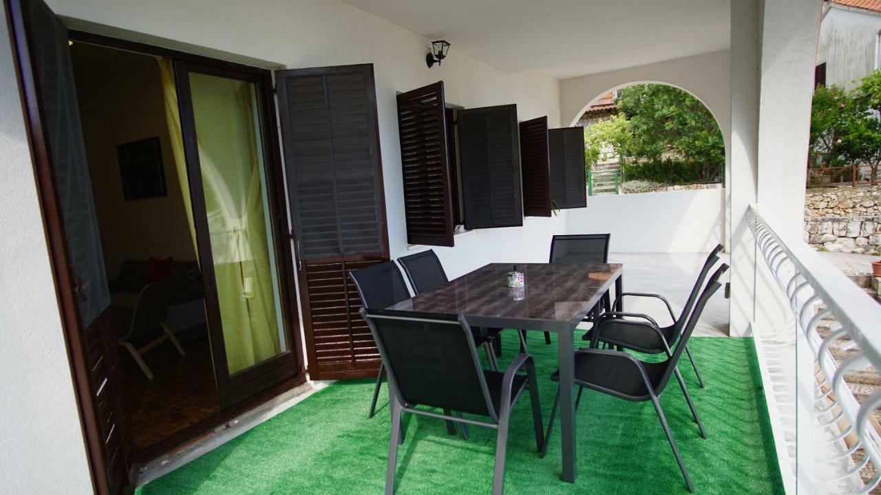Apartmani Laura Трогир Экстерьер фото