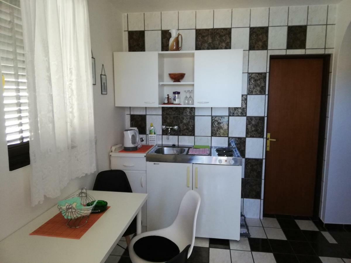 Apartmani Laura Трогир Экстерьер фото