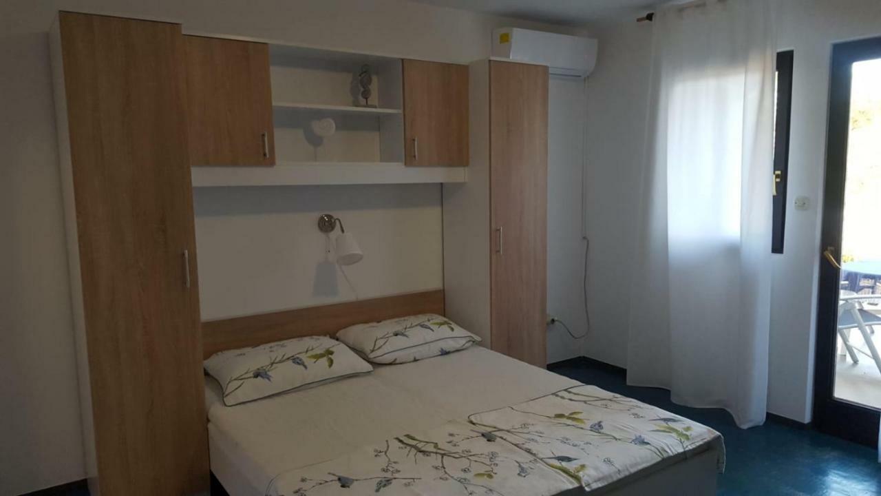 Apartmani Laura Трогир Экстерьер фото